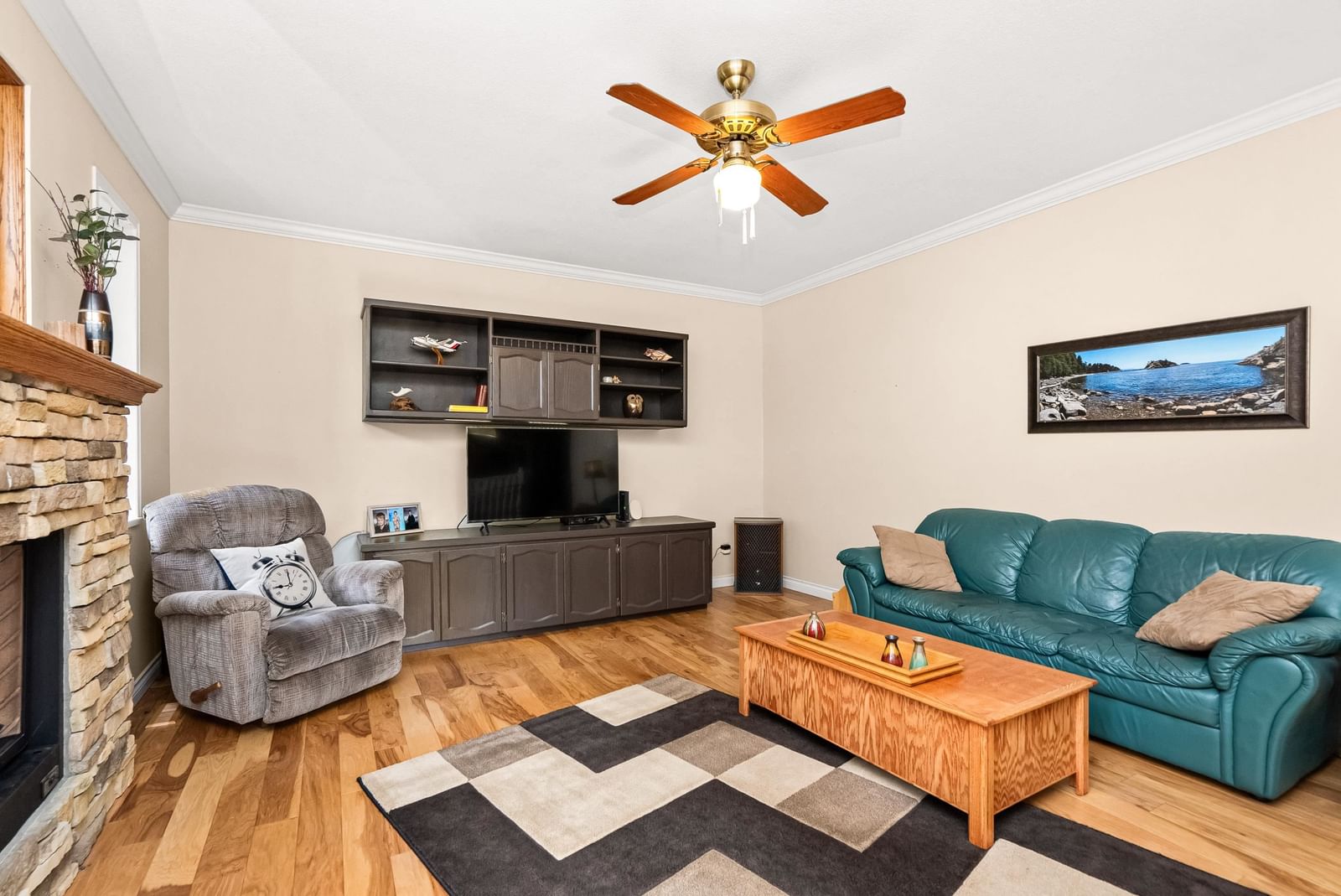 Listing Image 12