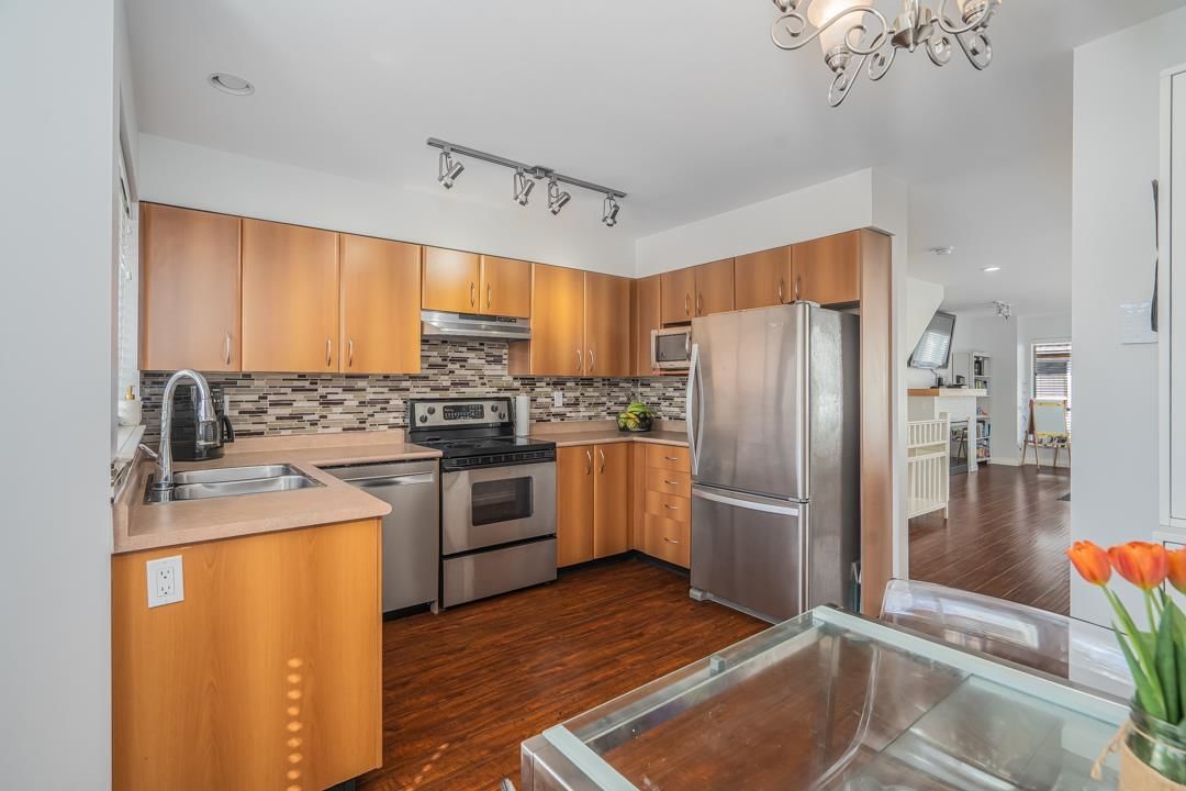 Listing Image 15
