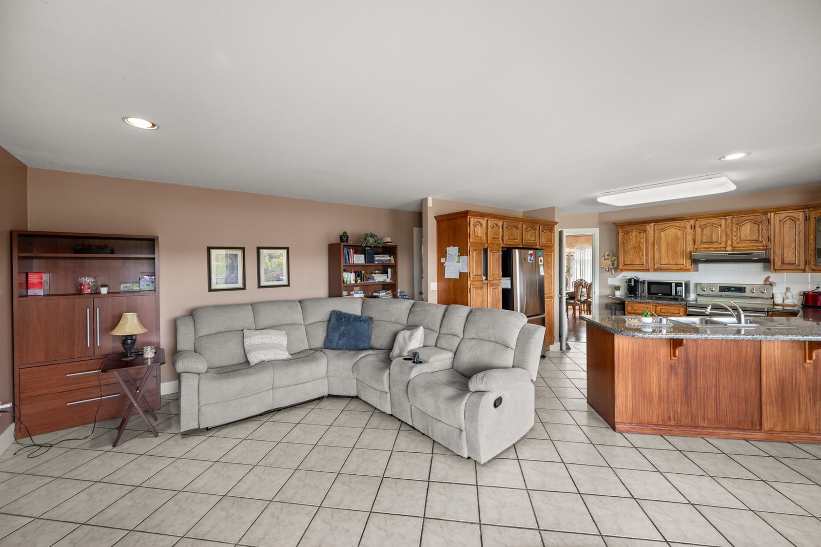 Listing Image 14