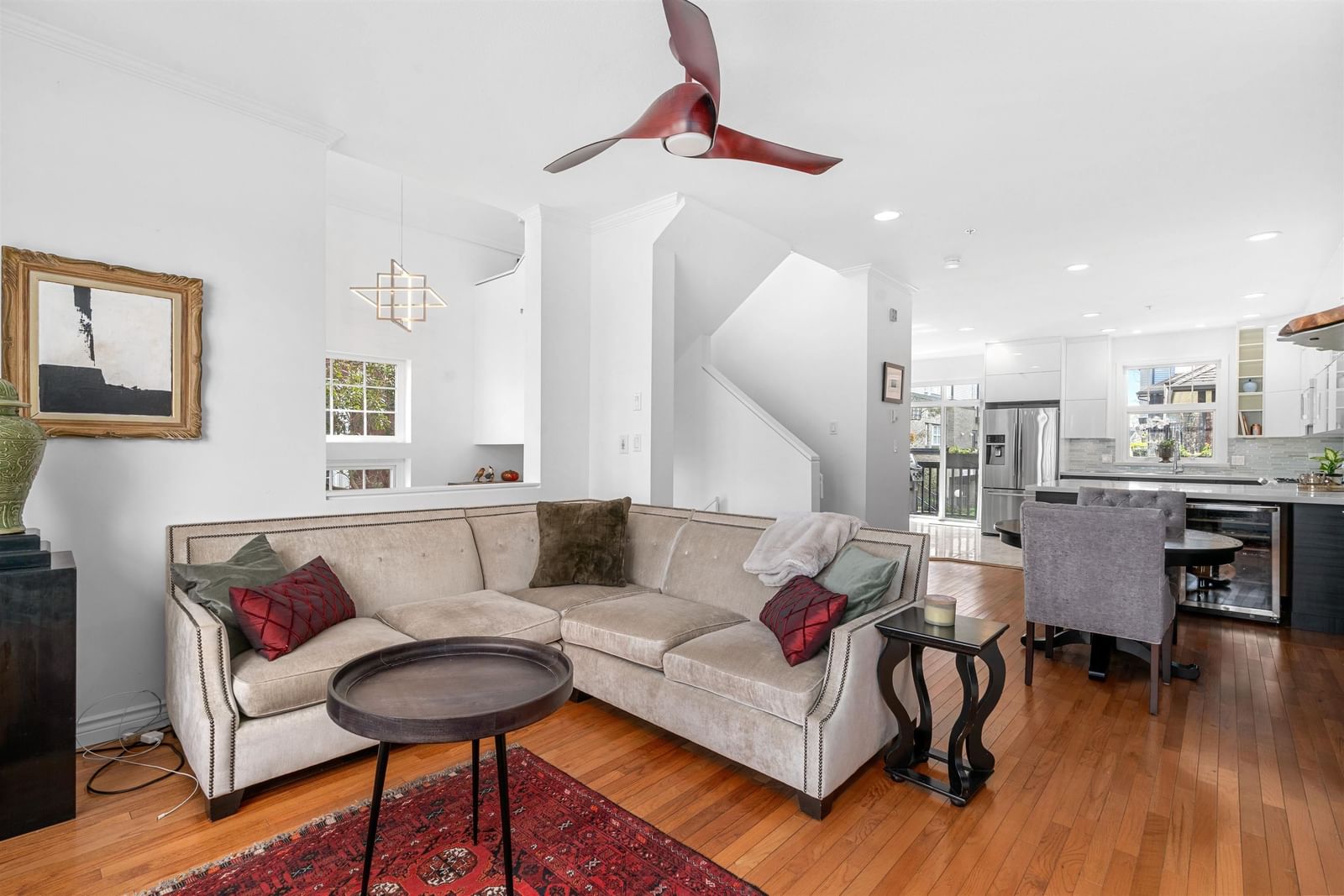 Listing Image 10