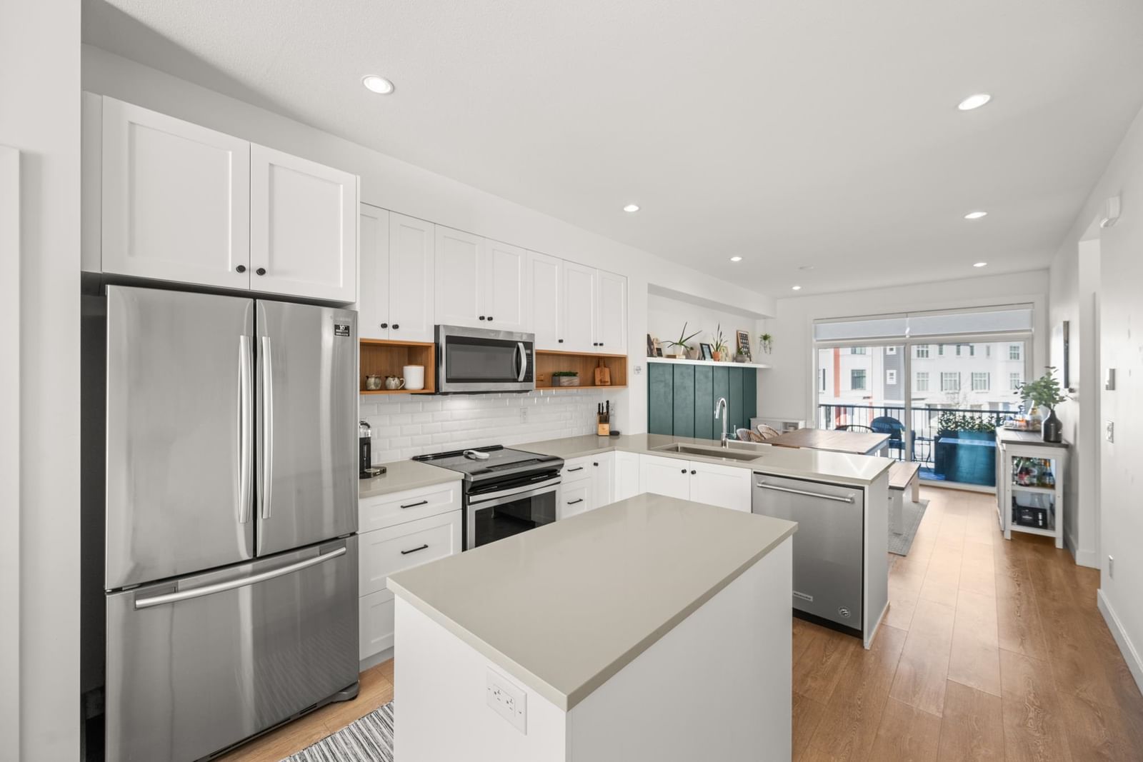 Listing Image 10