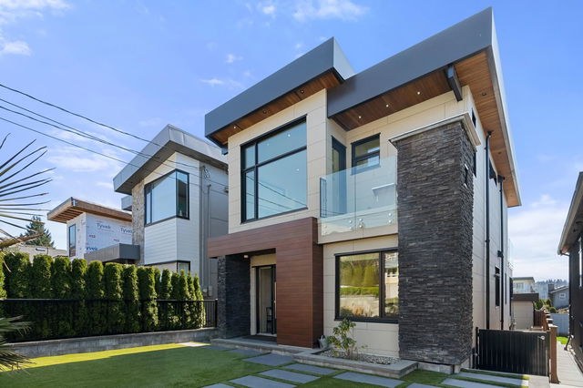 1216 Duchess Avenue