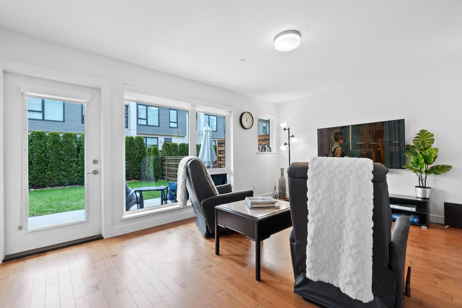 Listing Image 23