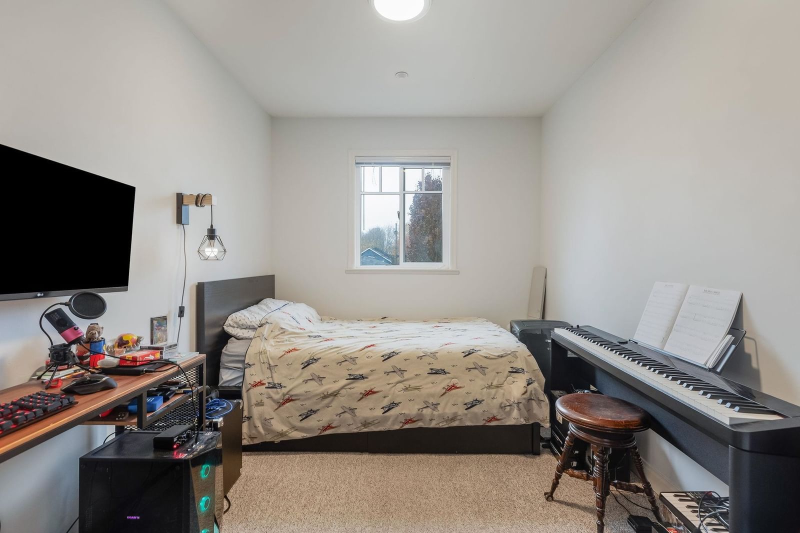 Listing Image 10