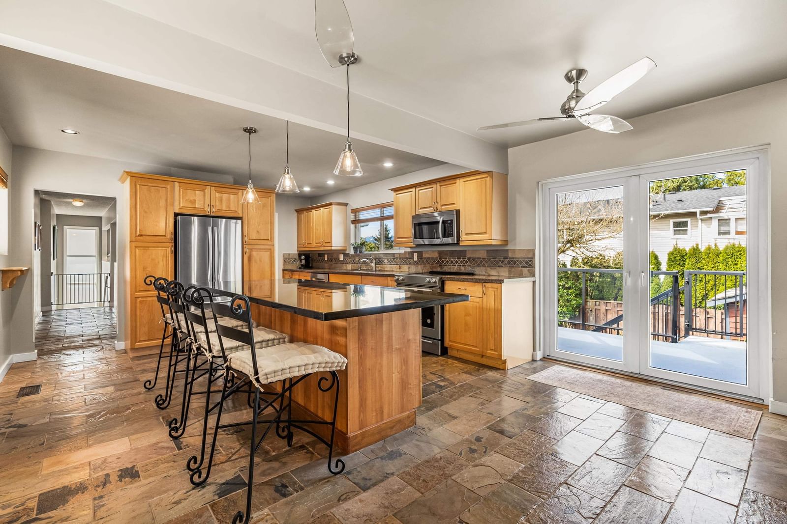 Listing Image 11
