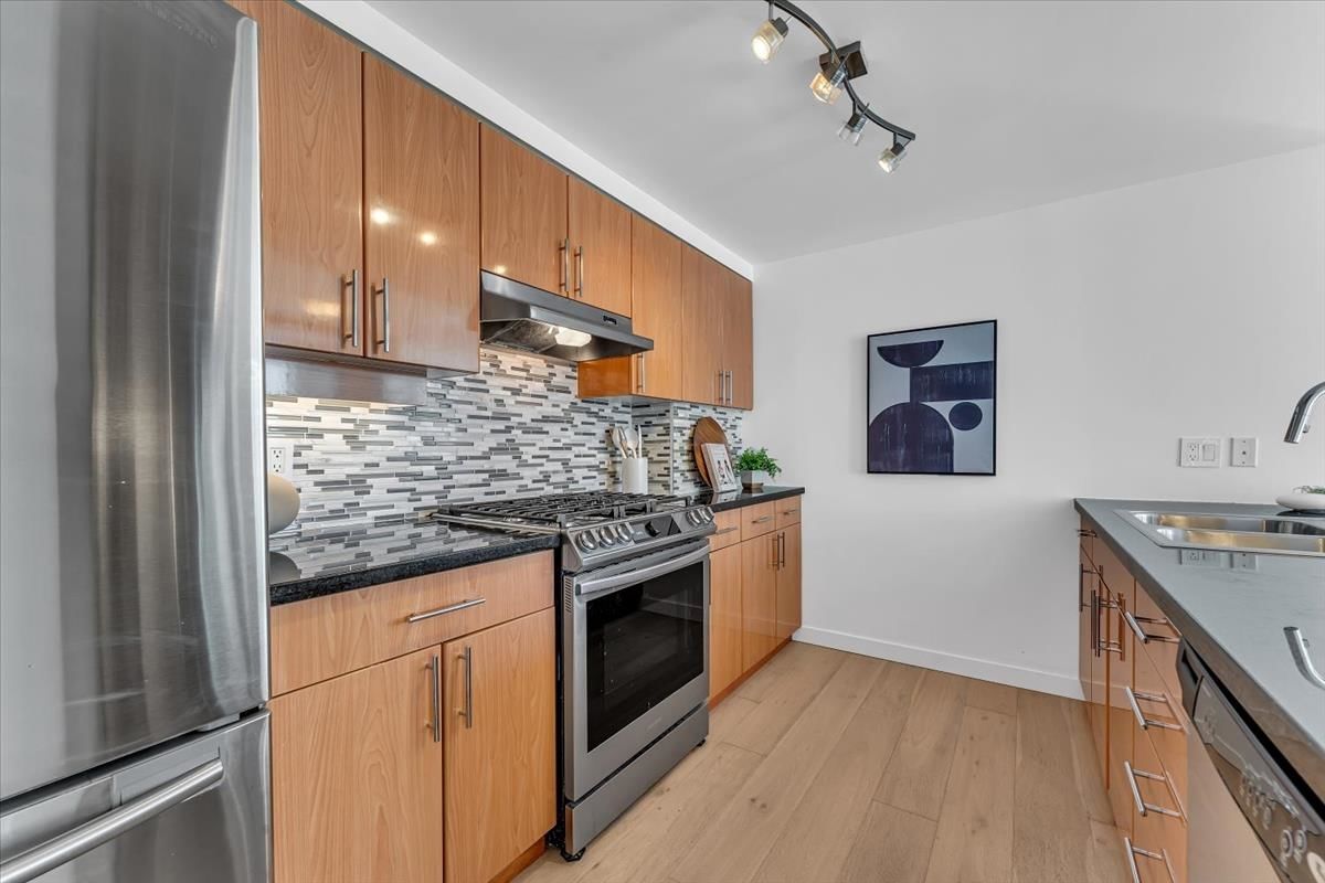 Listing Image 18