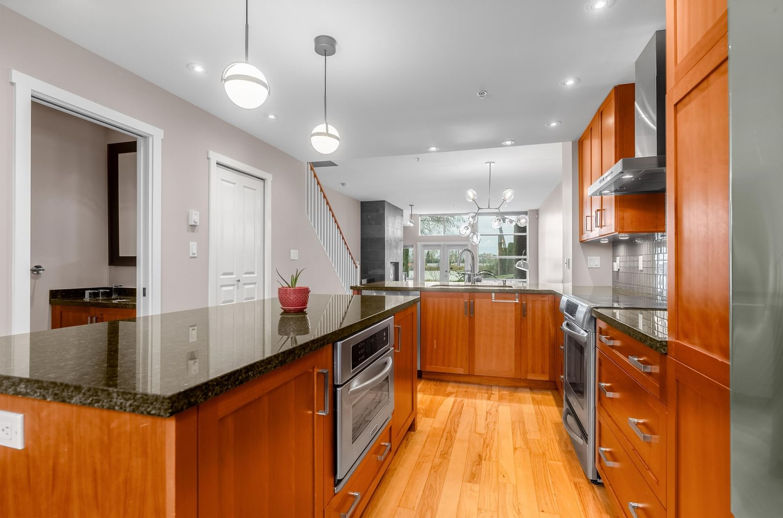 Listing Image 10