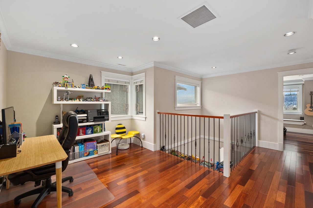 Listing Image 14