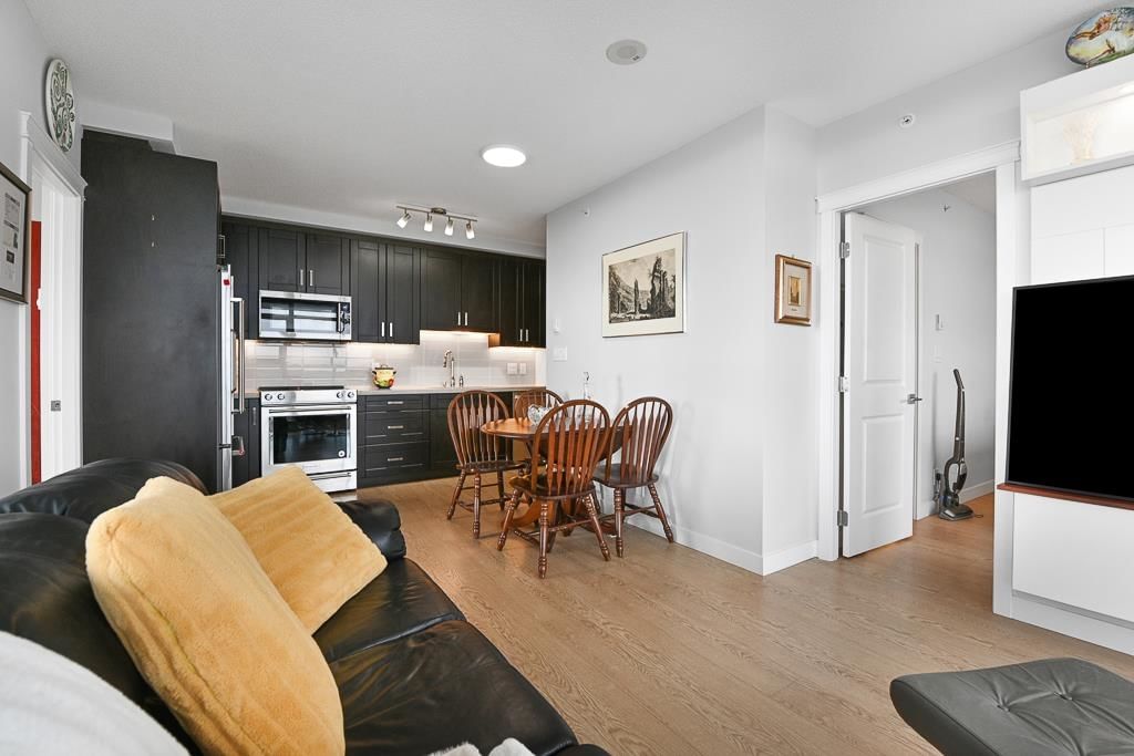 Listing Image 8