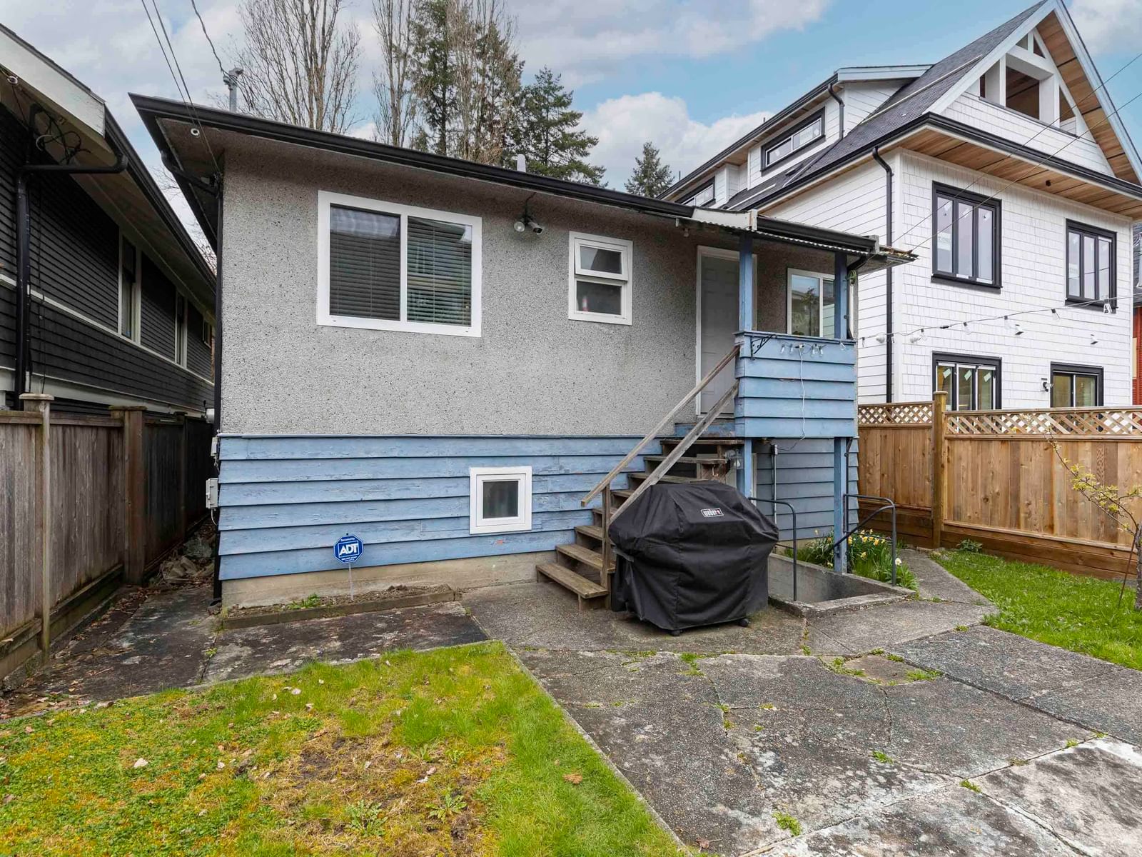 Listing Image 14