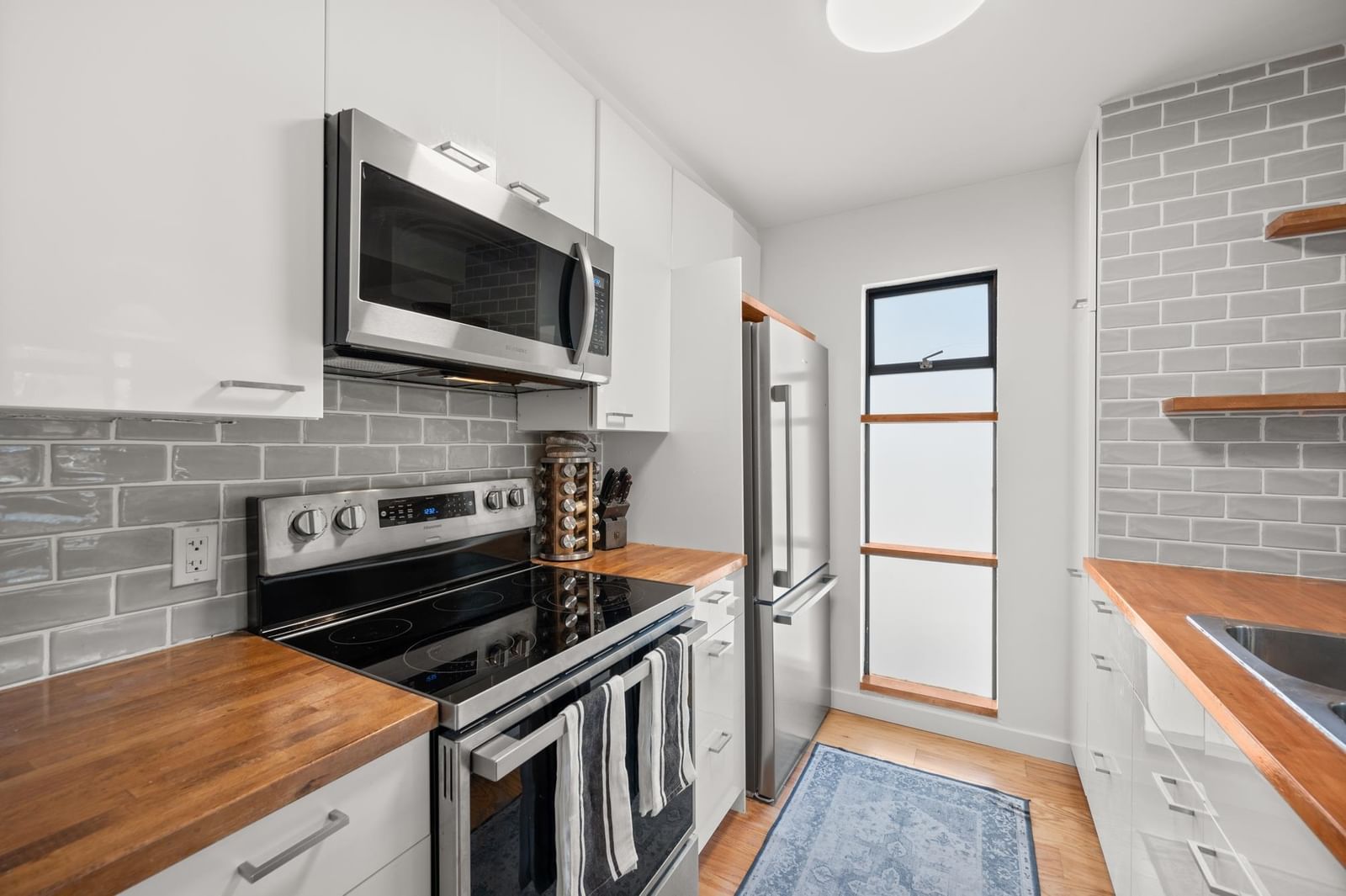 Listing Image 10