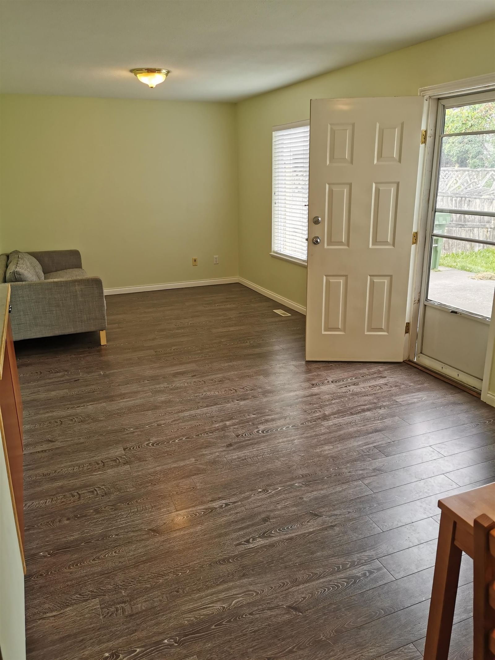 Listing Image 14