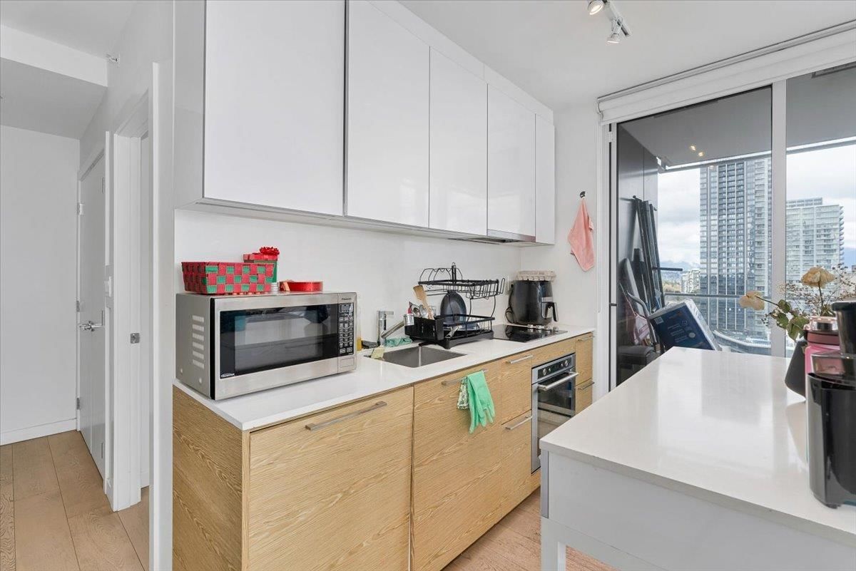 Listing Image 11
