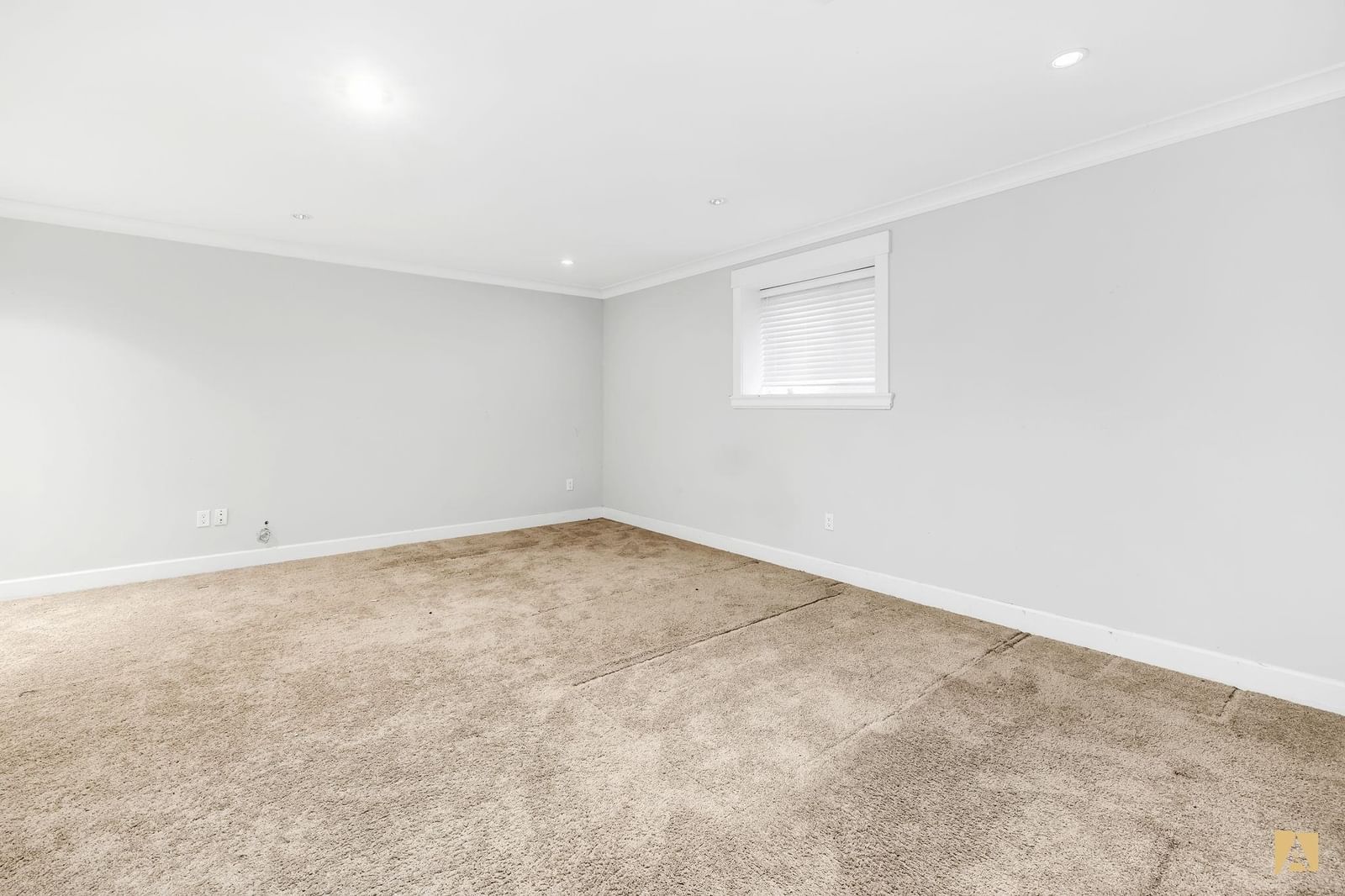 Listing Image 30