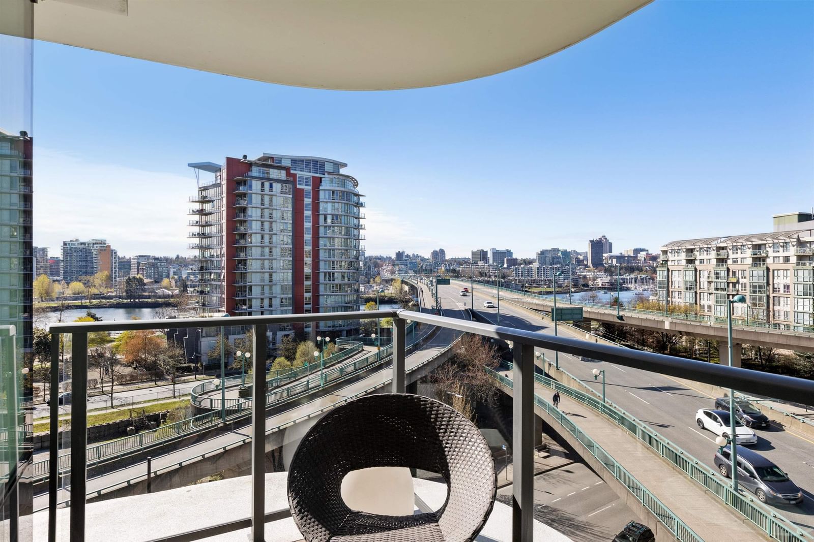 Listing Image 11