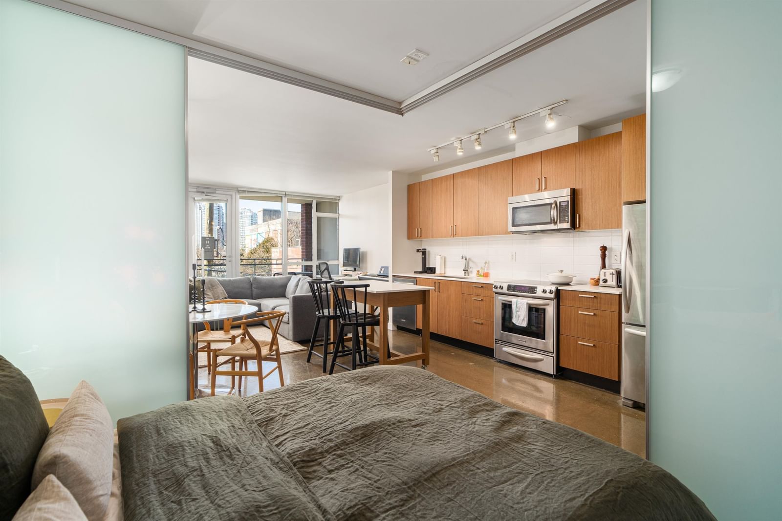 Listing Image 11