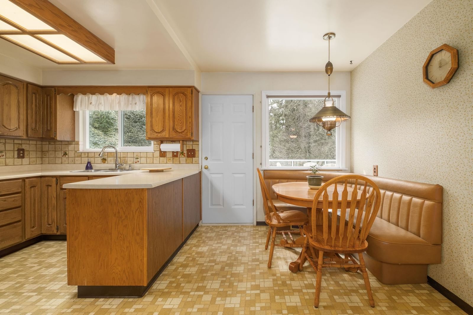 Listing Image 12