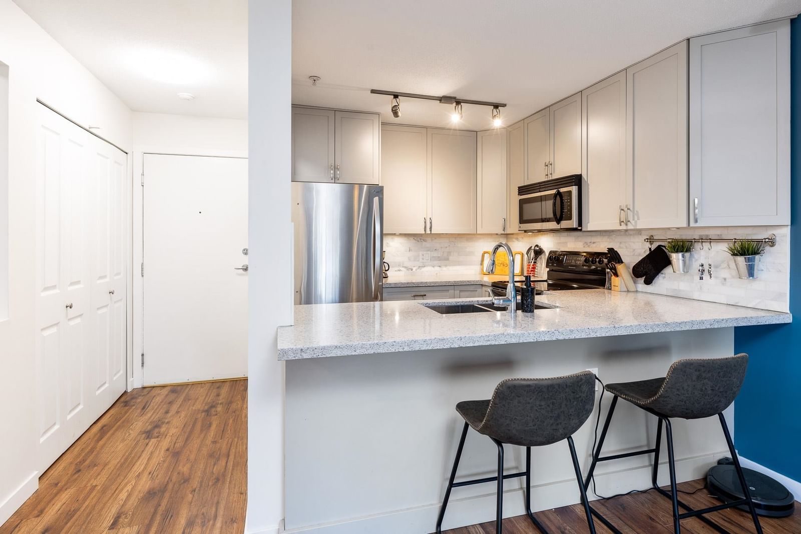 Listing Image 15