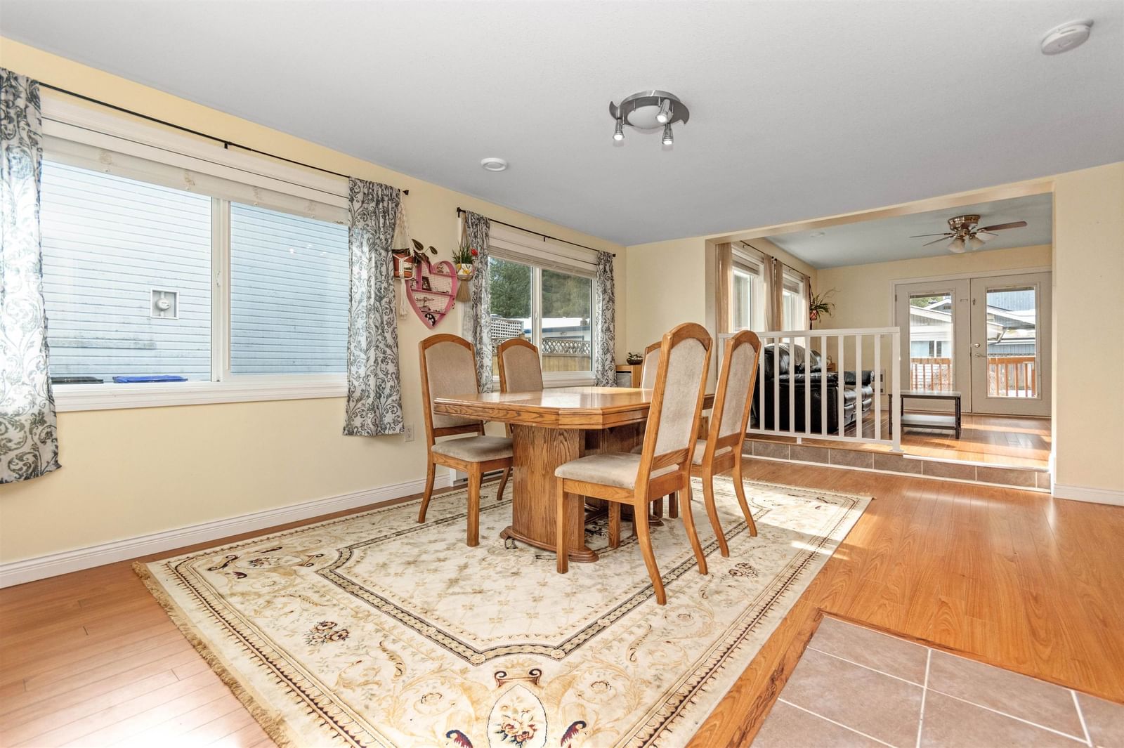 Listing Image 6