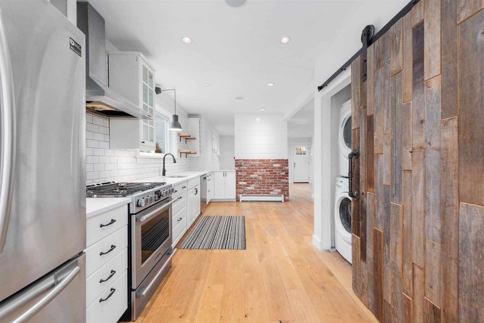 Listing Image 12