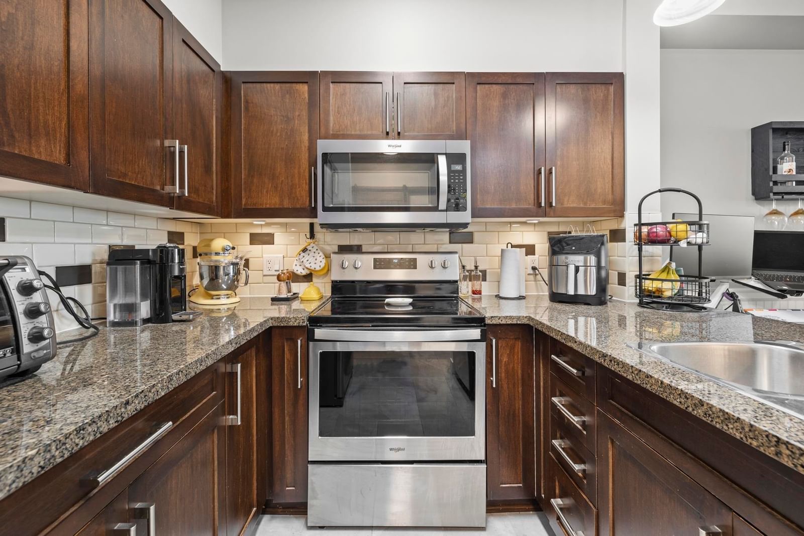 Listing Image 15