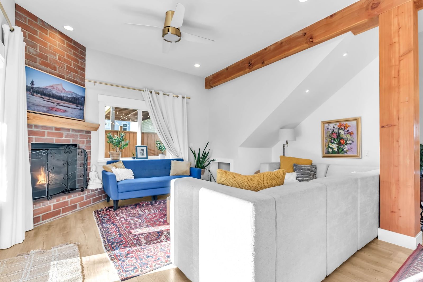 Listing Image 12