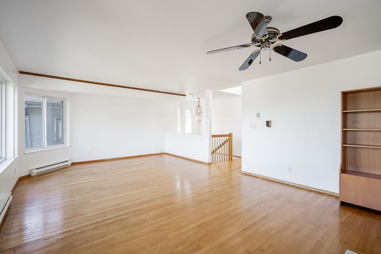 Listing Image 17