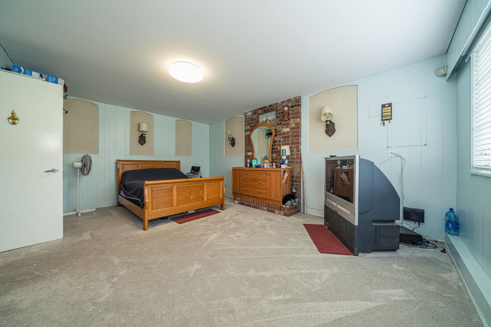 Listing Image 17
