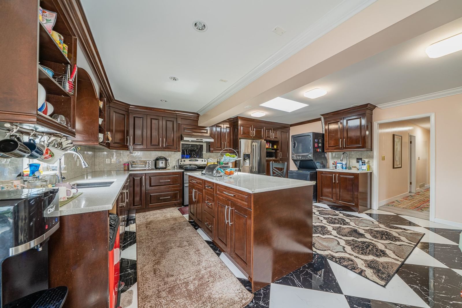 Listing Image 8
