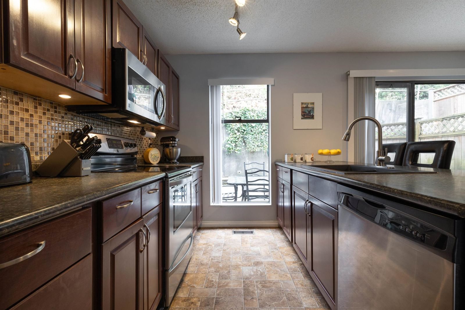Listing Image 14