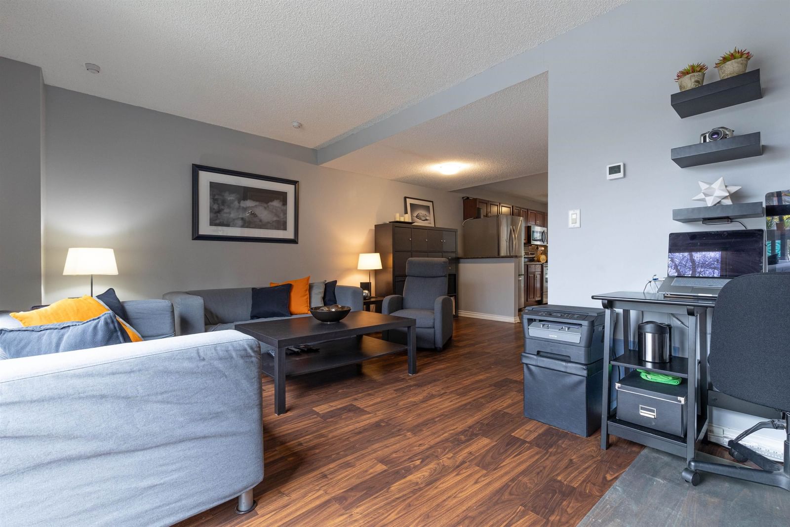 Listing Image 8