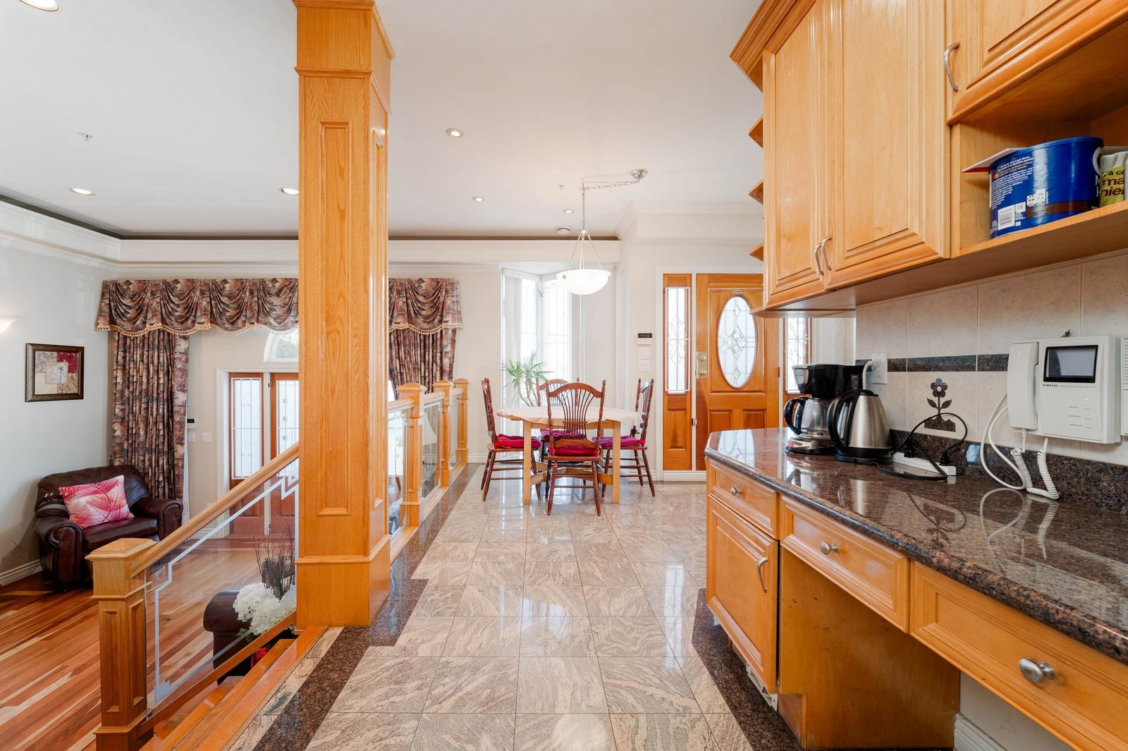 Listing Image 9