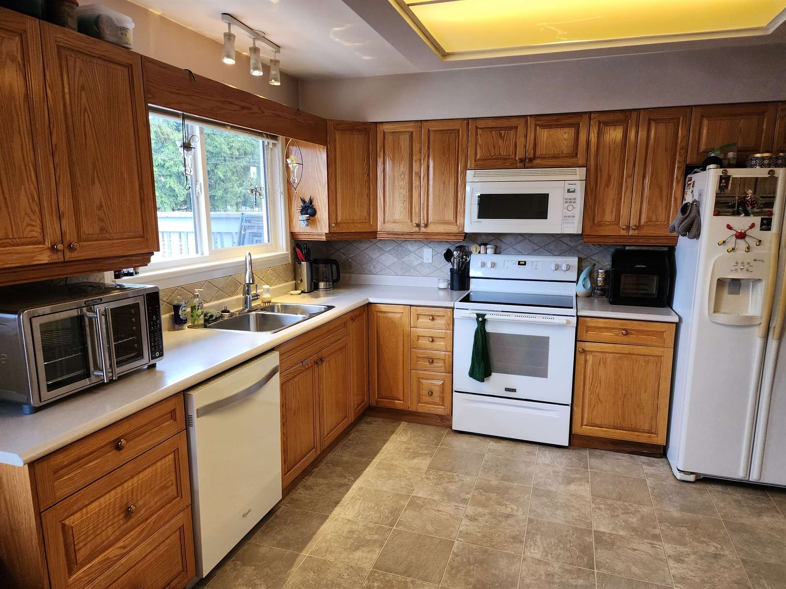 Listing Image 5