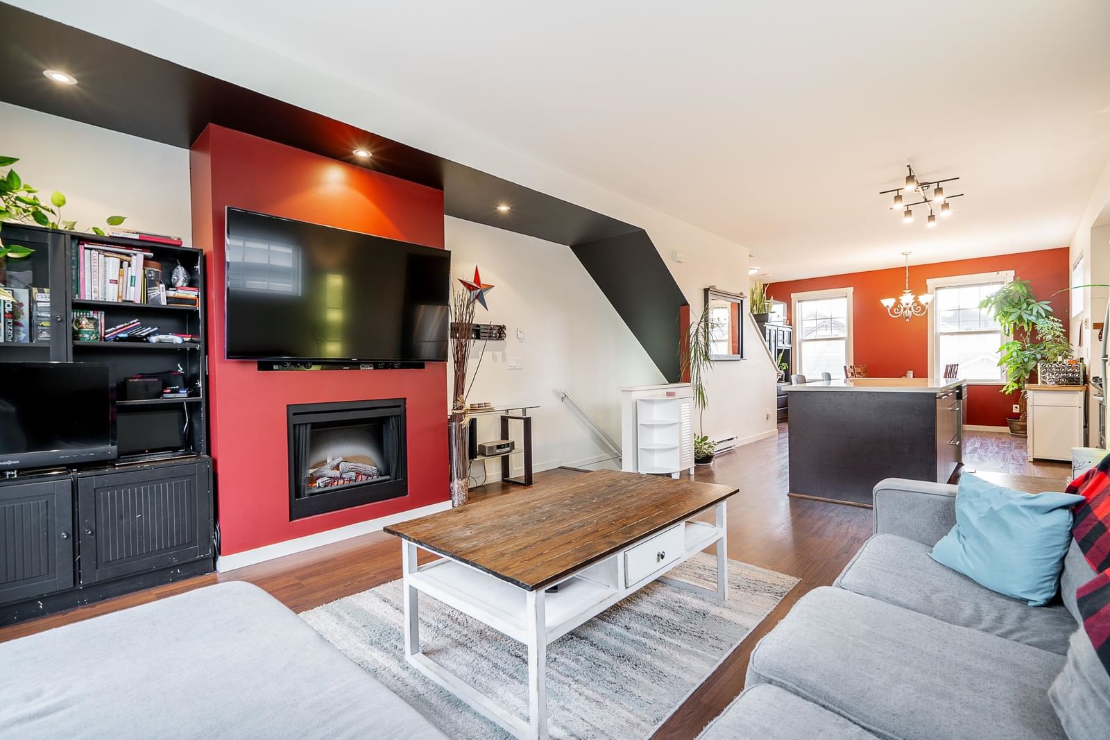 Listing Image 9