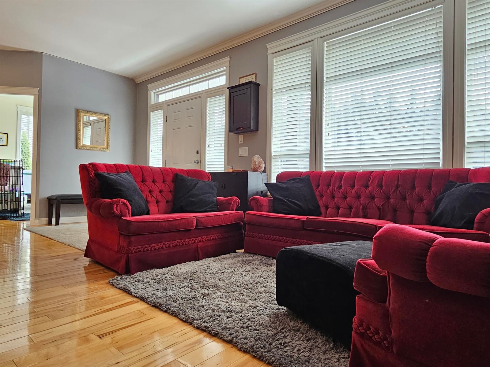 Listing Image 5