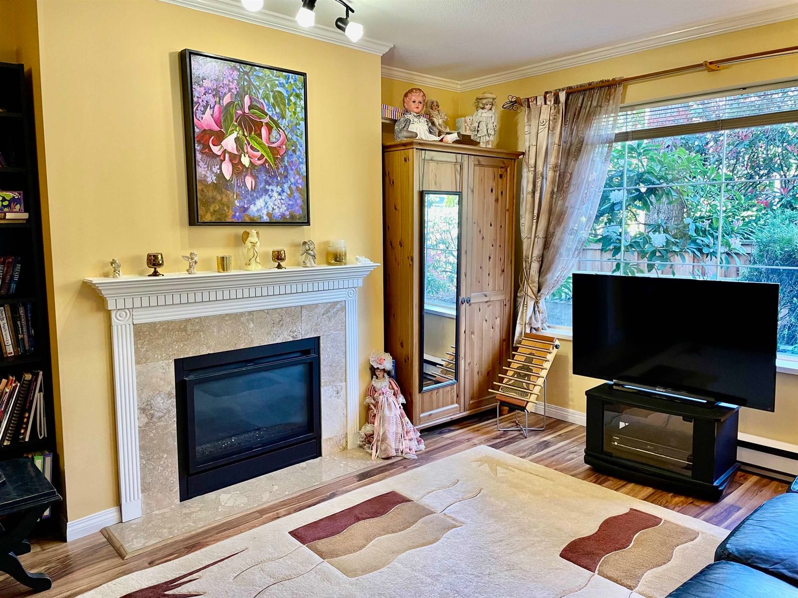 Listing Image 4