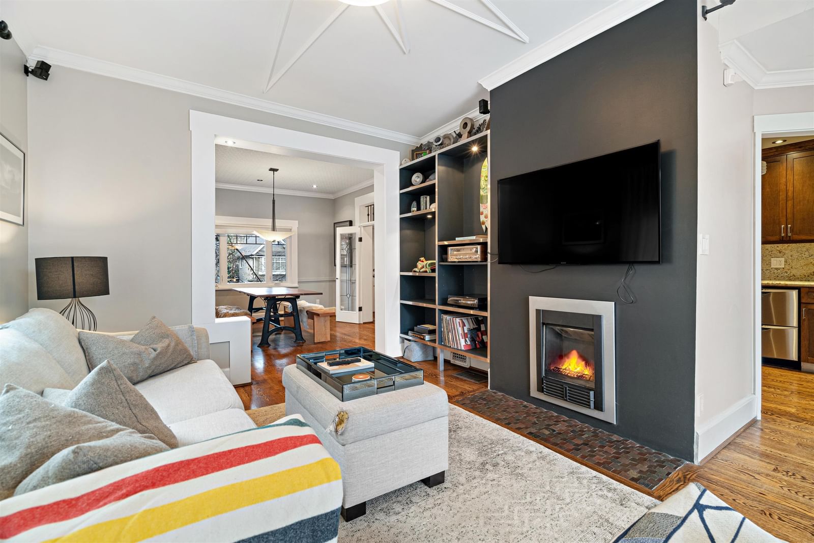 Listing Image 9