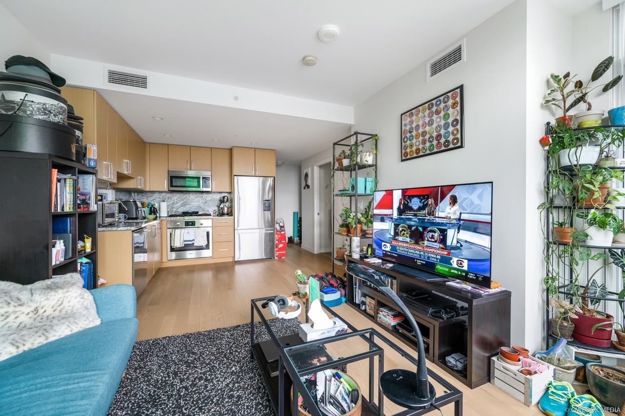 Listing Image 9