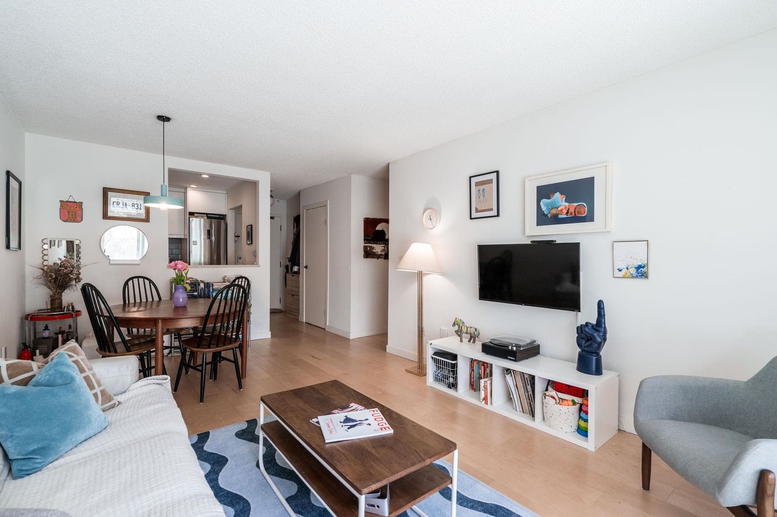 Listing Image 6