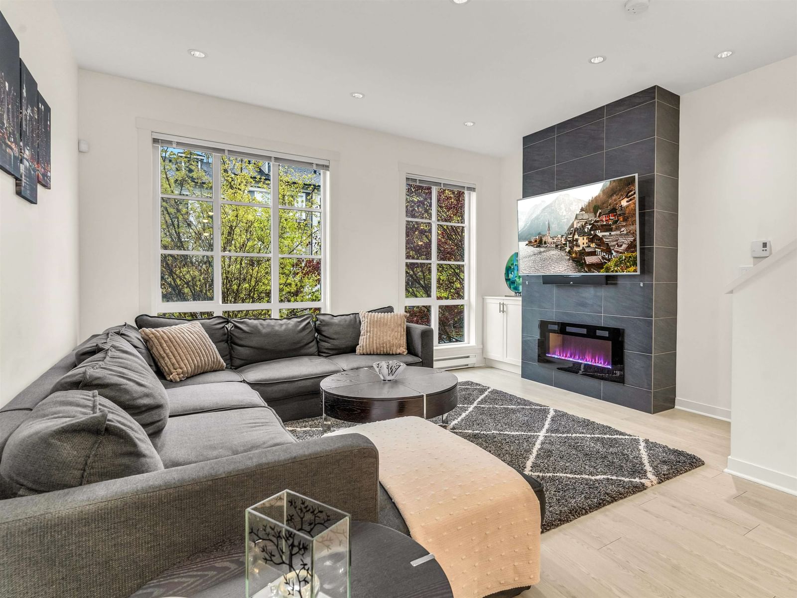 Listing Image 12