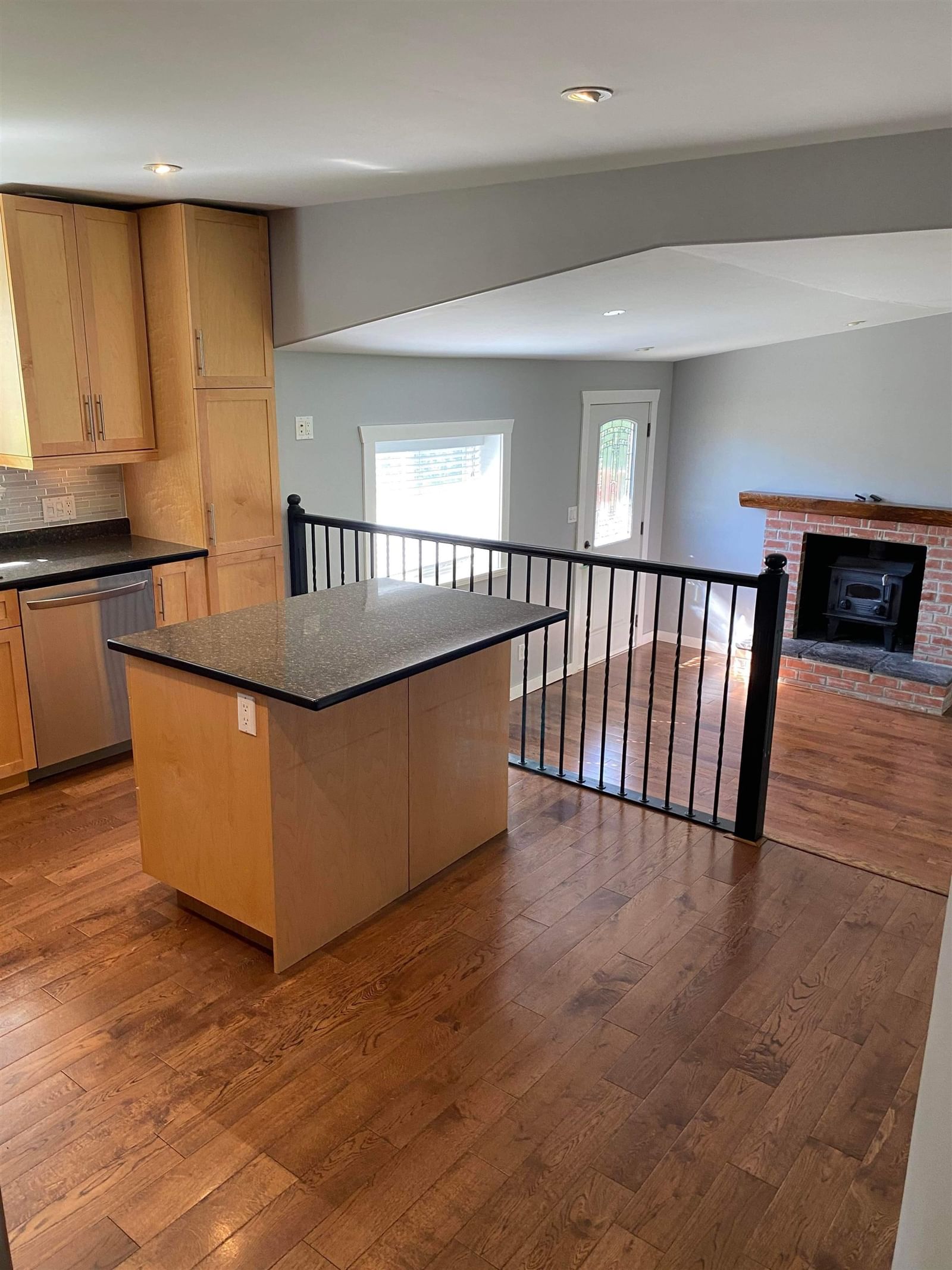 Listing Image 6