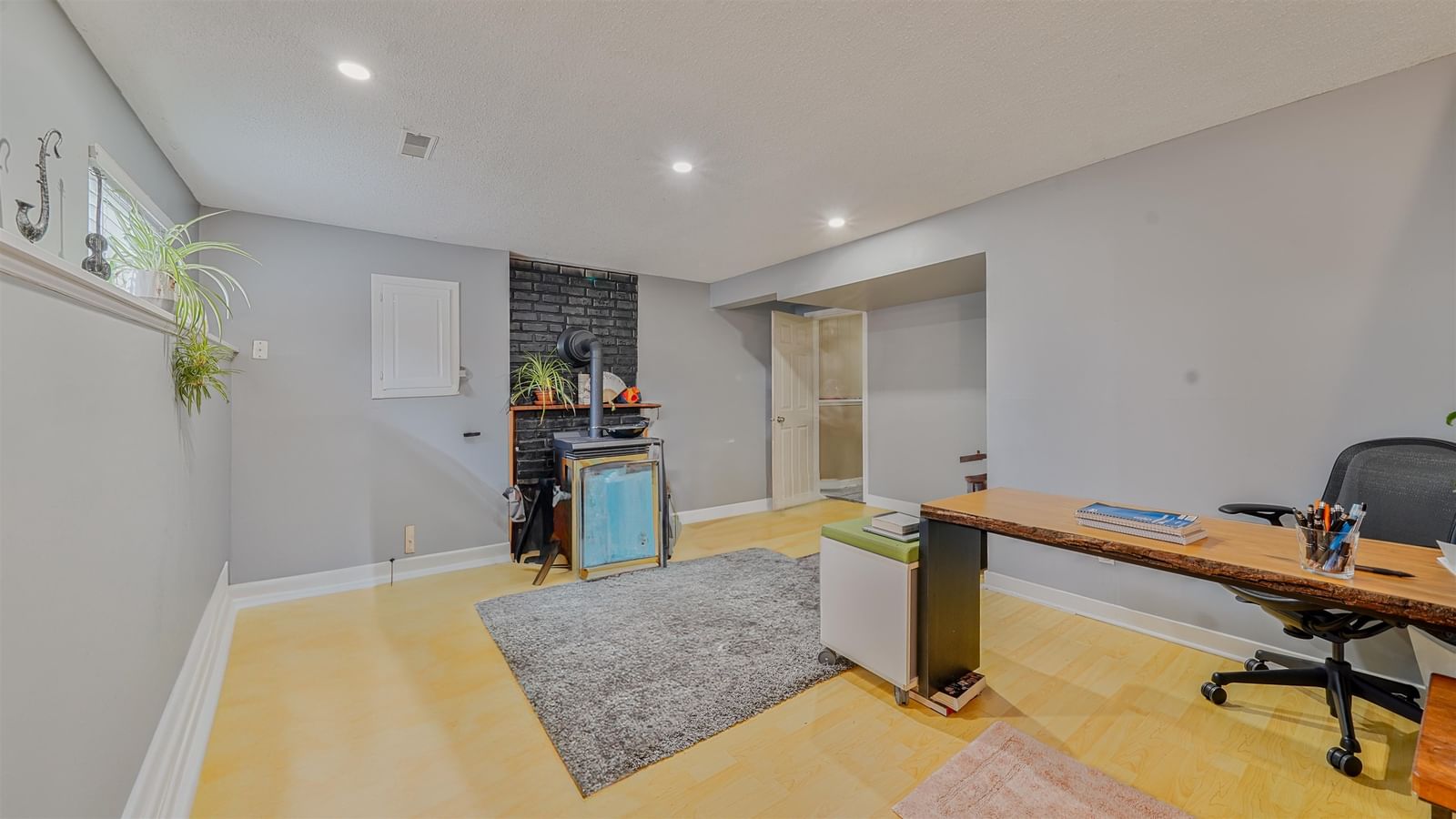 Listing Image 17