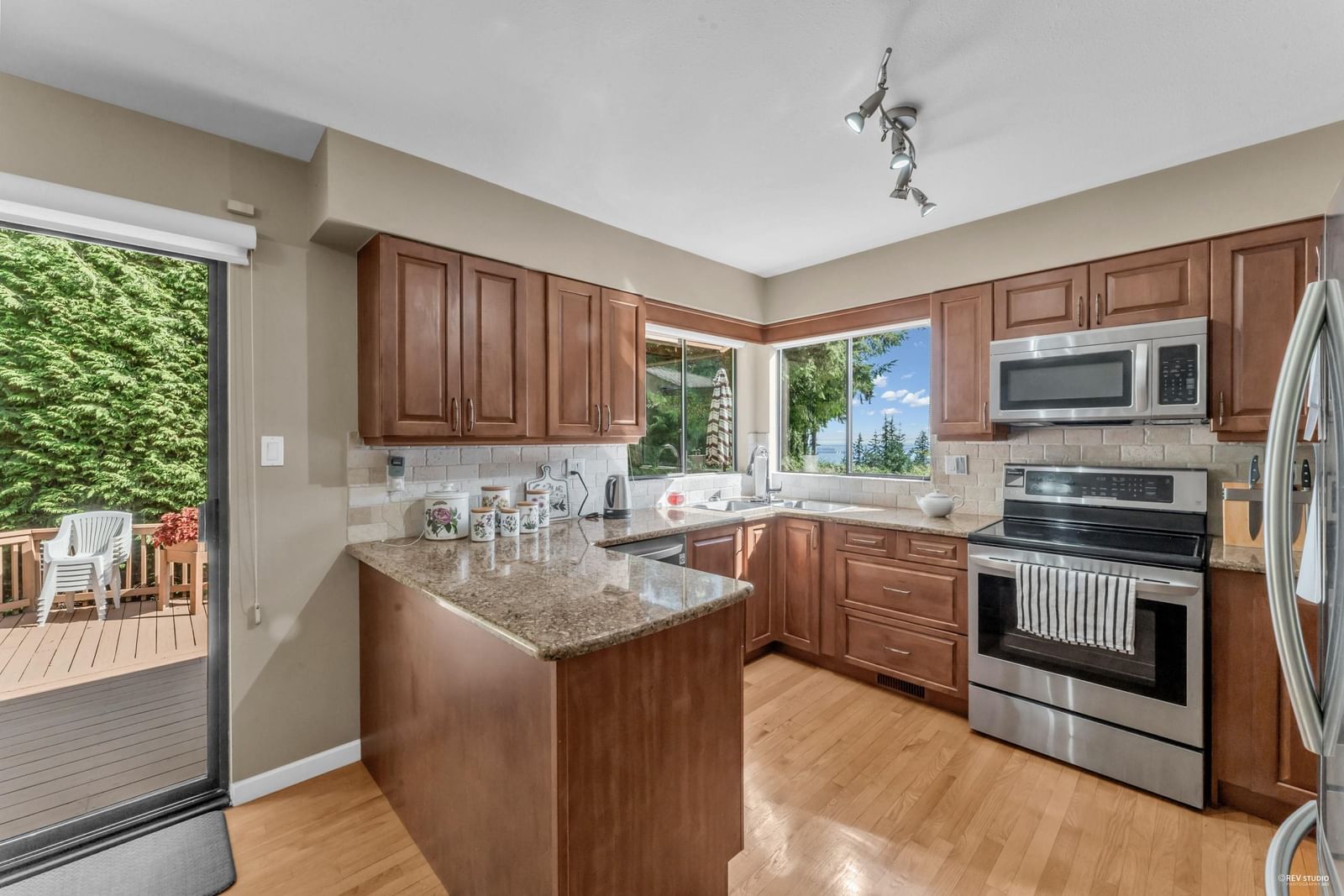 Listing Image 11