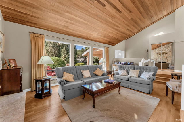 3704 Southridge Place