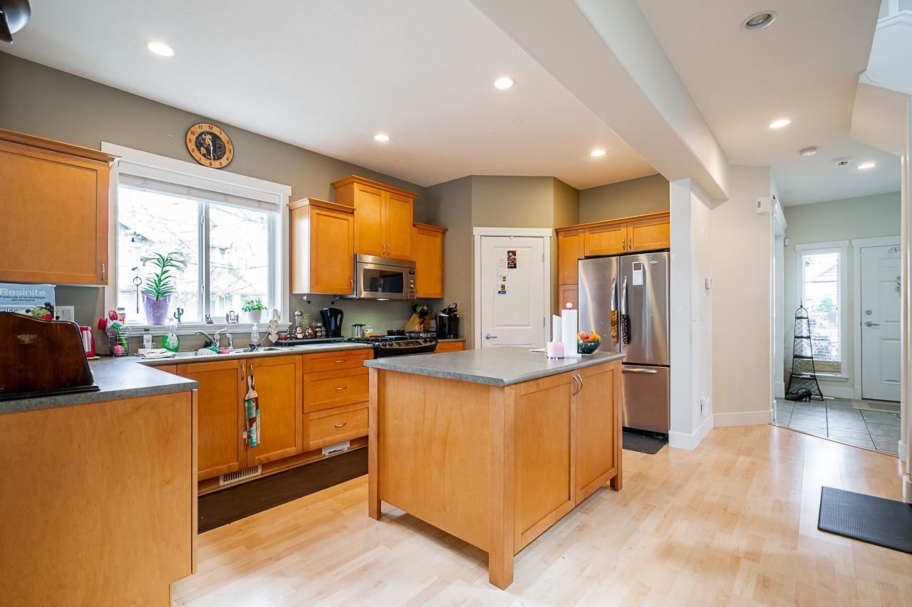 Listing Image 11