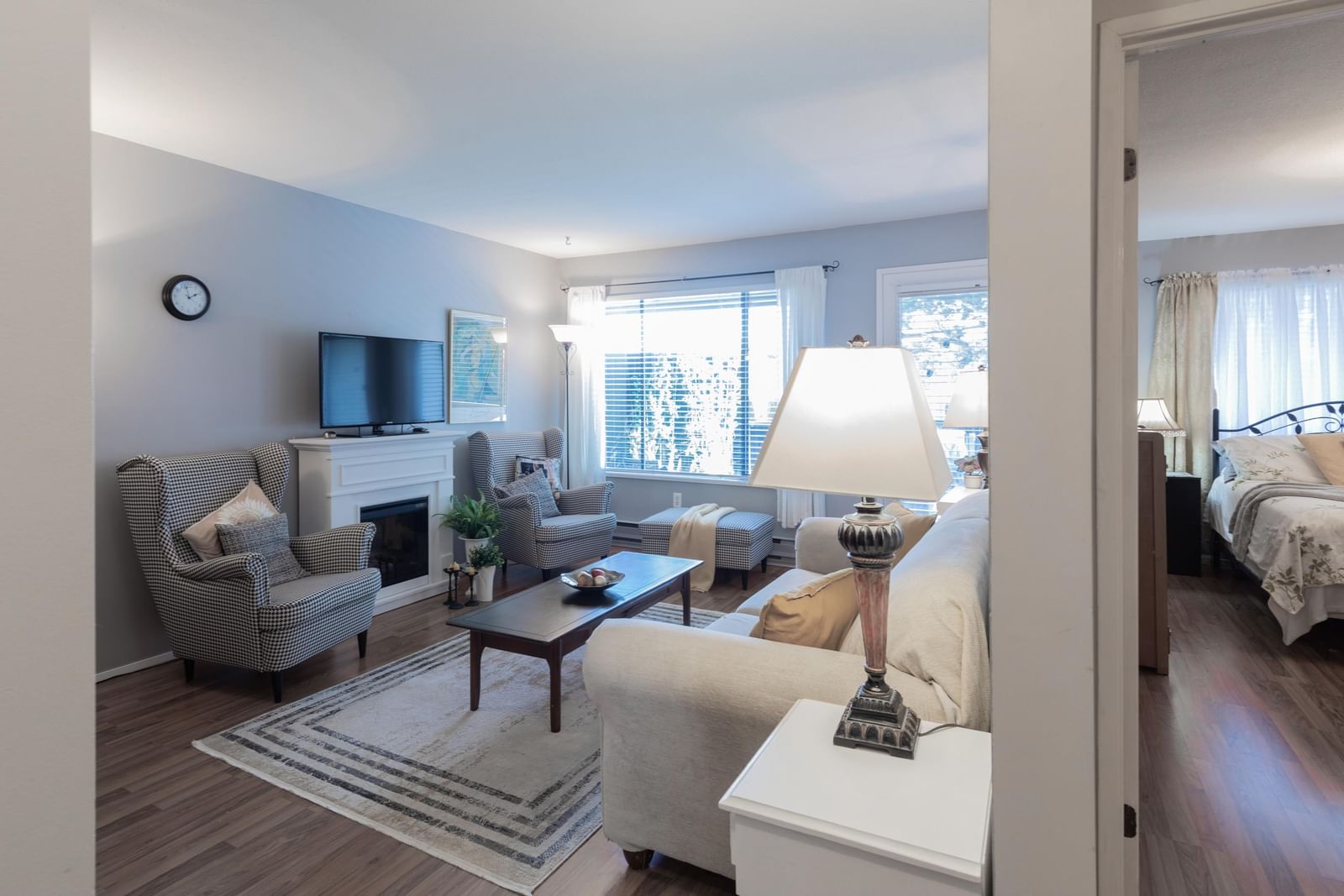 Listing Image 10