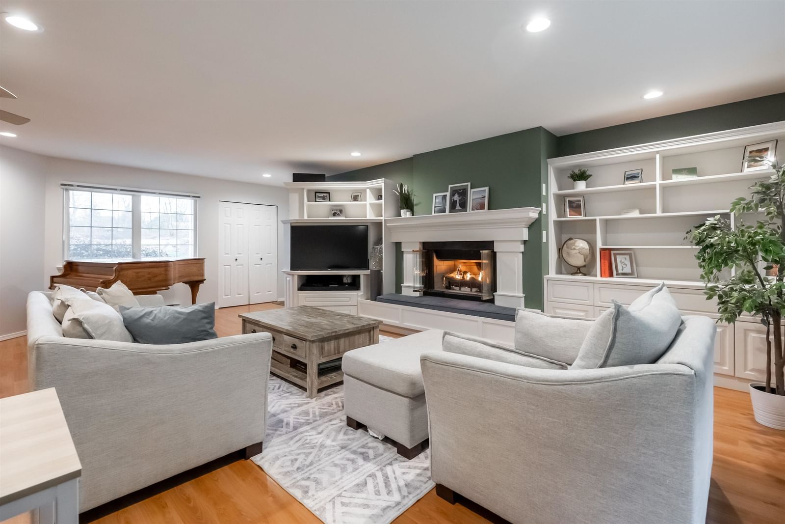 Listing Image 12