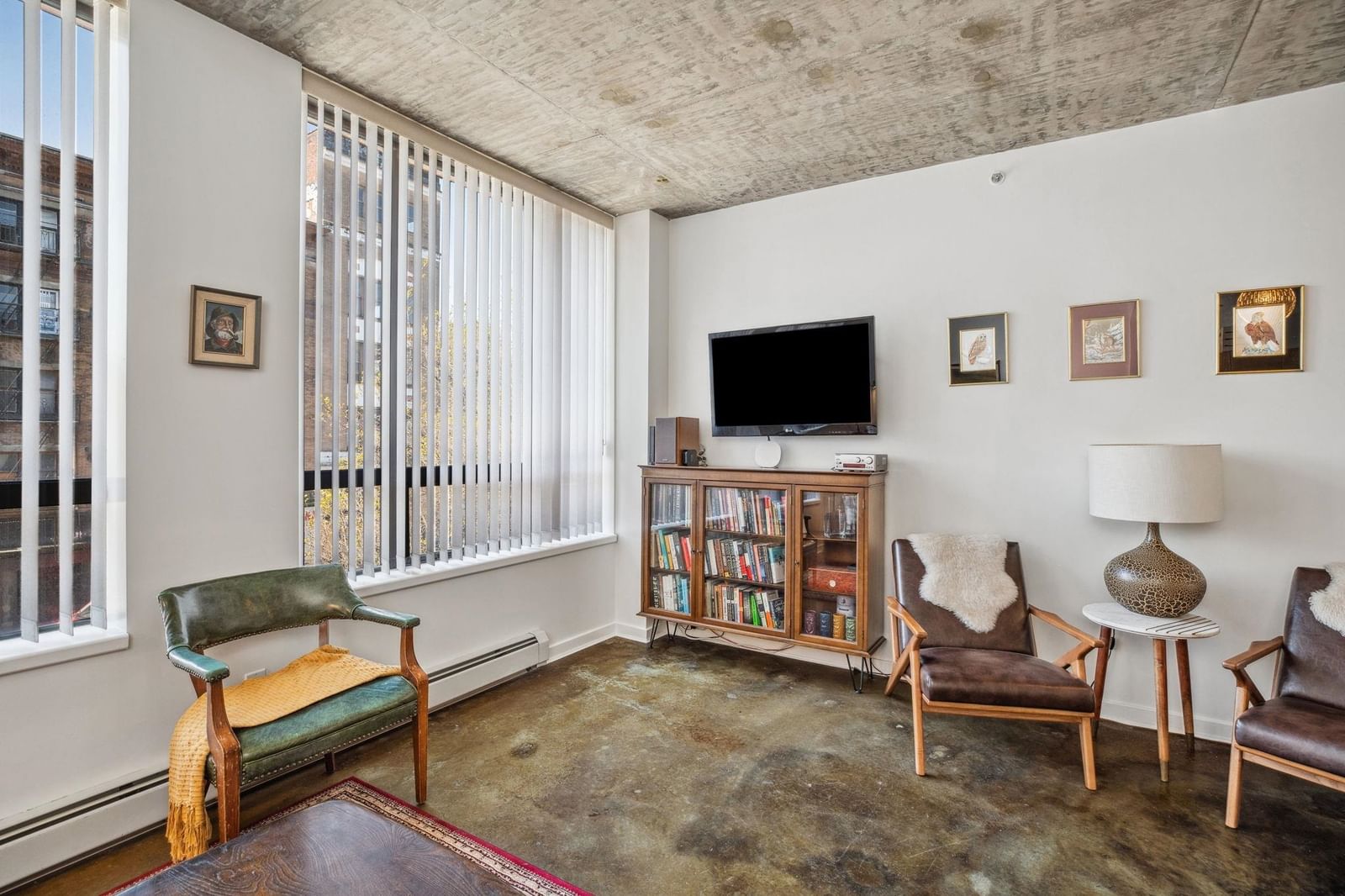 Listing Image 13