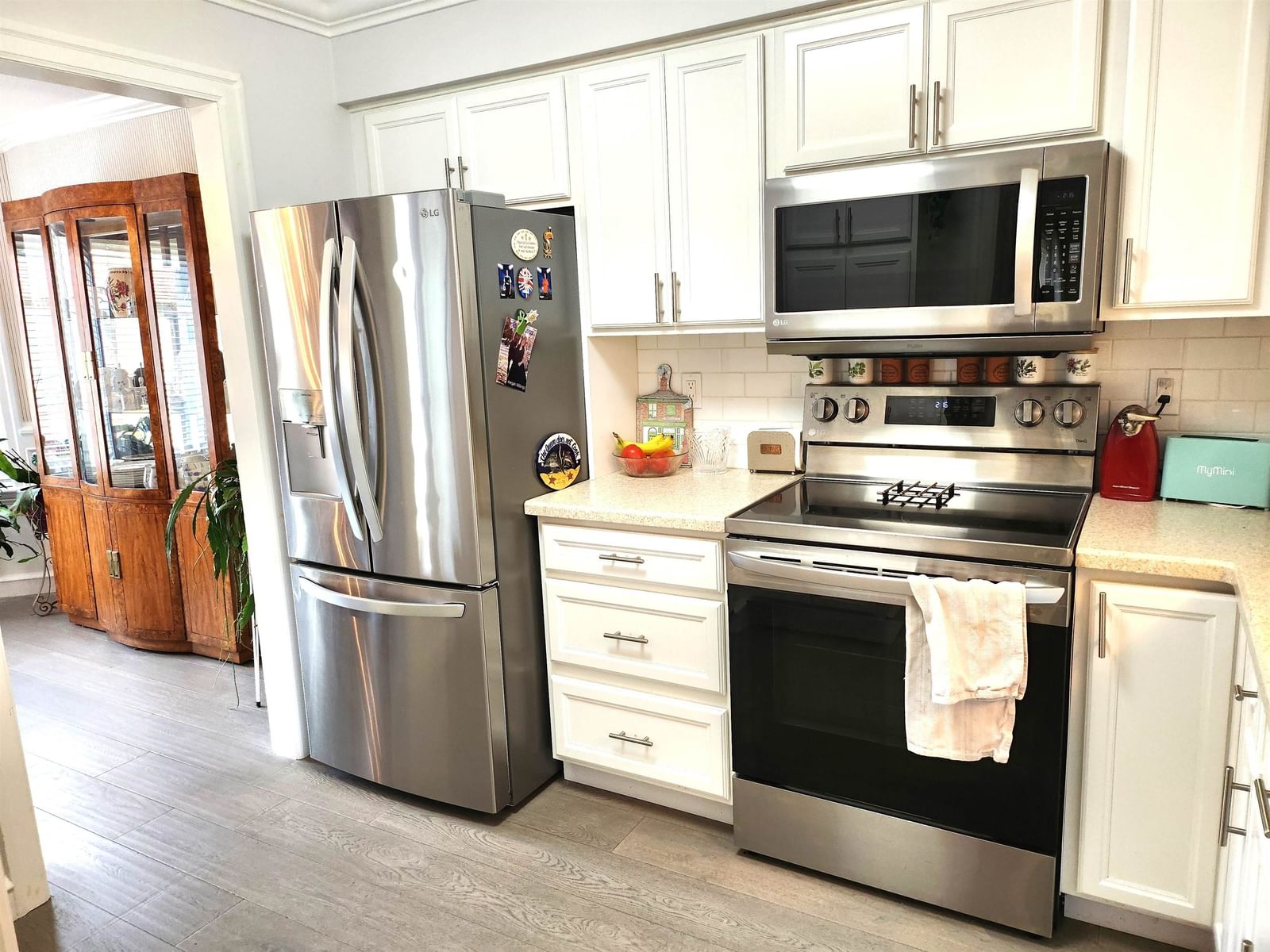 Listing Image 10