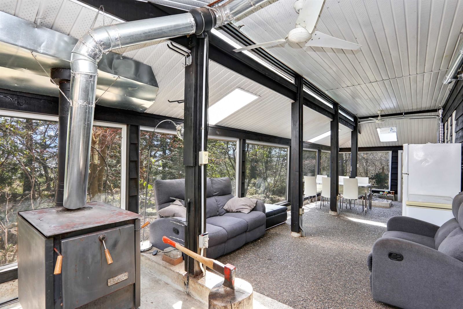 Listing Image 10